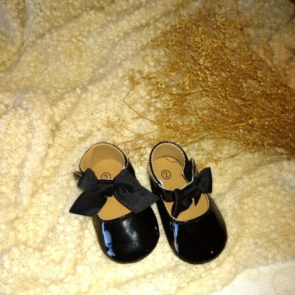 Black Patent Leather Baby Shoes - Picture 3 of 3
